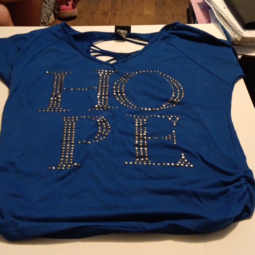 dots tee
